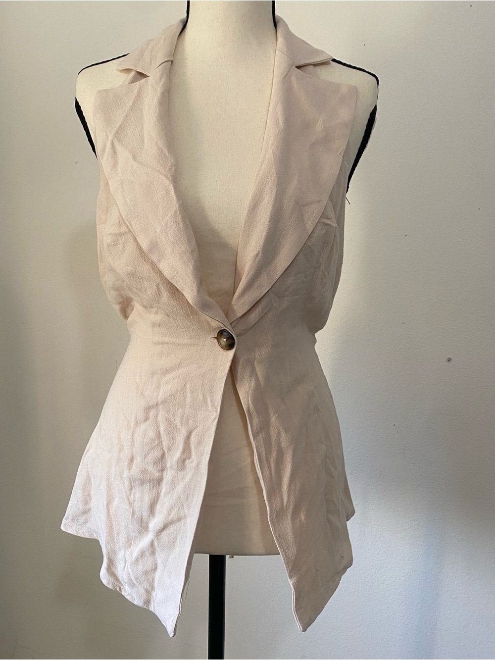 Good Luck Gem Sleeveless Draped Blazer Vest in Light Cream